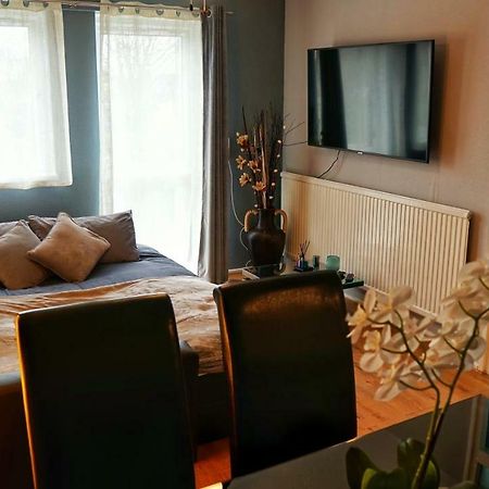 North London Apartment - אדמונטון מראה חיצוני תמונה